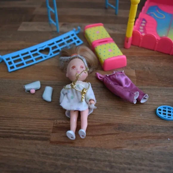 Wish World Kids - Sleep 'n Leap Bed - Picture 2 of 2